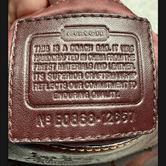 Beautiful, gently used Coach bag. Such an amazing color for fall! 🍁🍂 - Picture 4 of 8